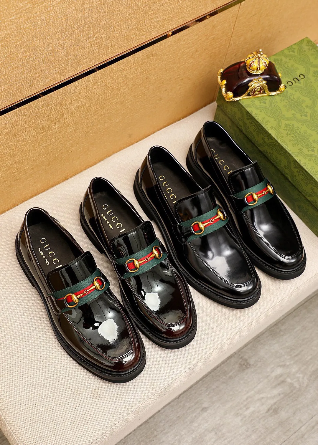 Men's shoes 💰560 💐 Product trademark: GUCCI "Gucci" casual leather shoes Regular size: 38-44 (45🉑️customized) Product materials: Selected imported first-layer open-edge beaded calfskin upper + classic hardware buckle, imported water-dyed cowhide leather lining. Strong three-dimensional visual effect, rubber outsole Color: 2⃣️colors available